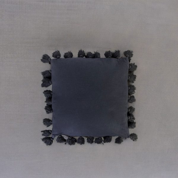Cojín Borlas negro - Imagen 4