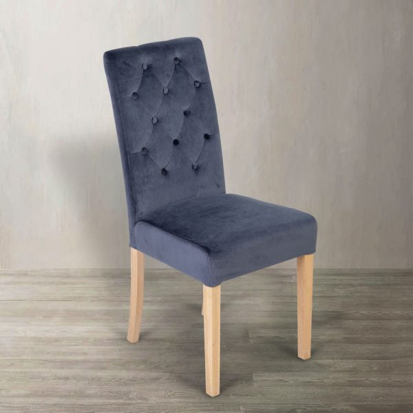 Silla de comedor con espaldar alto capitoneado velvet azul