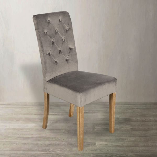 Silla de comedor con espaldar alto capitoneado velvet gris