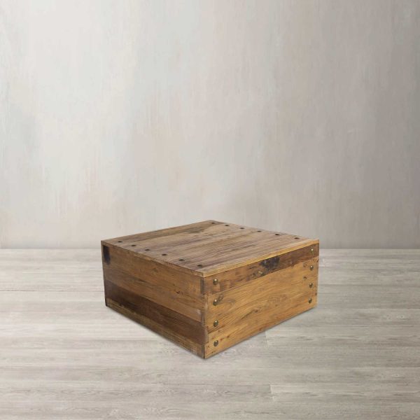 Mesa de centro baúl con taches - Imagen 2