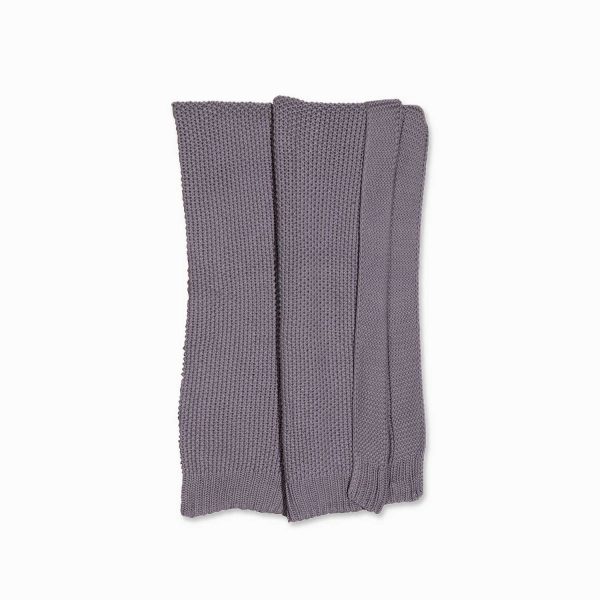 Manta tejida gris