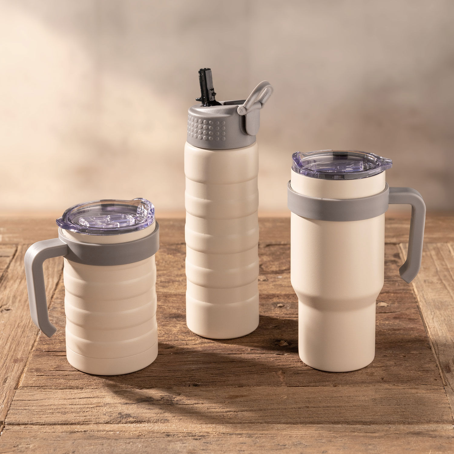 Termo con manija doble pared beige 700ml - Imagen 3
